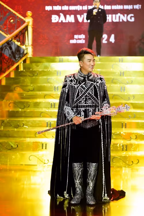 Phim tiểu sử của Đàm Vĩnh Hưng do bộ đôi đạo diễn nổi tiếng Bảo Nhân - Namcito thực hiện. Ảnh: FBNV