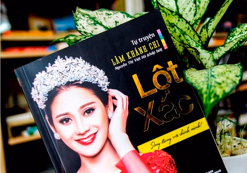 Lâm Khánh Chi từng phơi bày những góc khuất trong hành trình chuyển giới của cô trong “Lột xác” năm 2017. Ảnh: Tuổi trẻ thủ đô