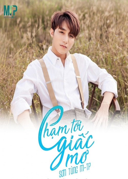 Năm 2017, Sơn Tùng M-TP ra mắt tự truyện “Chạm tới giấc mơ”. Cuốn sách kể về năm tháng tuổi thơ của nam ca sĩ bên bố mẹ, cuộc hội ngộ, chia tay cùng hai ông bầu và sự nghiệp solo. Ảnh: Thế giới điện ảnh