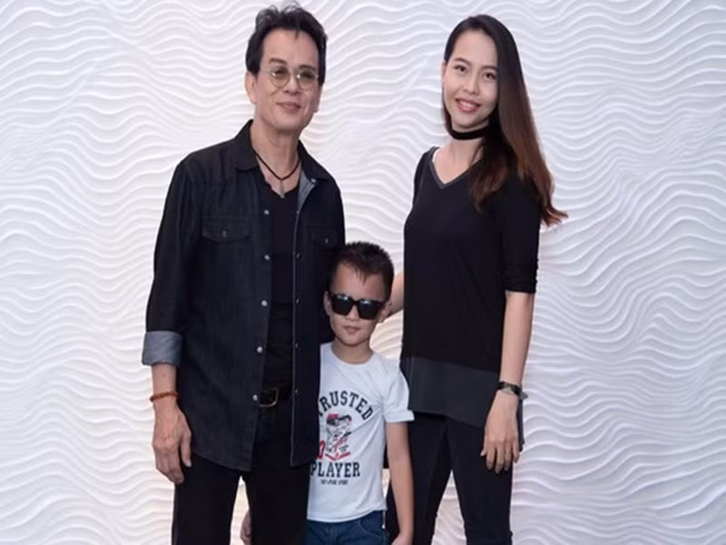 Trước khi đến với Huỳnh Thư, nhạc sĩ Đức Huy qua một lần đò và có 3 người con. Năm 2013, Đức Huy - Huỳnh Thư về chung một nhà sau 3 năm hẹn hò. Cặp đôi có con trai vào năm 2013 và con gái năm 2017. Ảnh: An ninh thủ đô