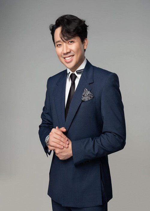 Giữa ồn ào, Trấn Thành khẳng định, anh đã đặt trước vé, không nói "còn lại nhiêu chỗ, anh bao cả rạp". Phía quản lý rạp cũng lên tiếng. Chị Thanh Hạ - quản lý nơi xảy ra sự việc trên chia sẻ trên Hoa học trò, Trấn Thành đặt trước suất chiếu riêng cho gia đình. Ảnh: FBNV