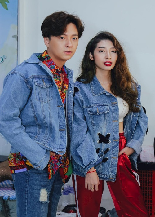 Mối tình 8 năm của Khổng Tú Quỳnh - Ngô Kiến Huy khiến không ít khán giả tiếc nuối. Mới đây, trên truyền thông, Ngô Kiến Huy cho biết, anh không ngại chạm mặt bạn gái cũ. Nam ca sĩ còn có thể nói chuyện bình thường, thậm chí là sẵn sàng giúp đỡ người yêu một thời trong công việc. Ảnh: Zing