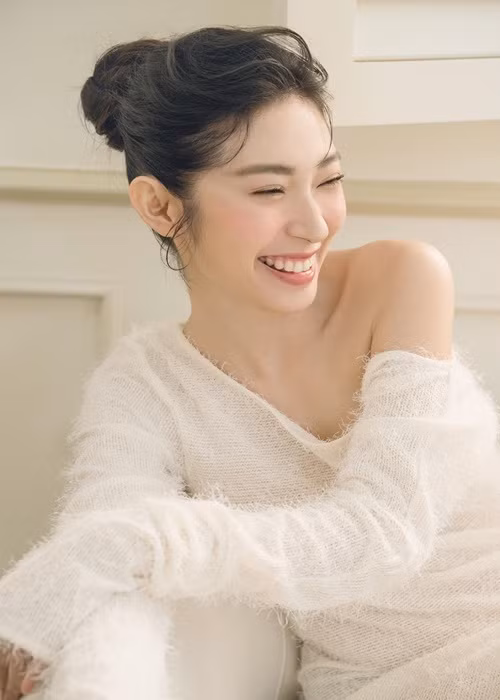 Khổng Tú Quỳnh hài hước cho biết, khi nào lấy chồng thì sẽ công khai với khán giả. Ảnh: FBNV