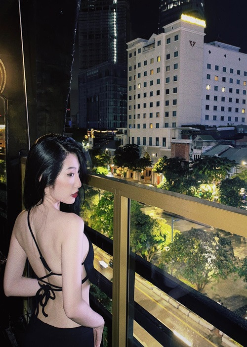 Ở tuổi 32, Khổng Tú Quỳnh đầy quyến rũ, không còn là "cô bé Dâu Tây" ngọt ngào. Ảnh: FBNV