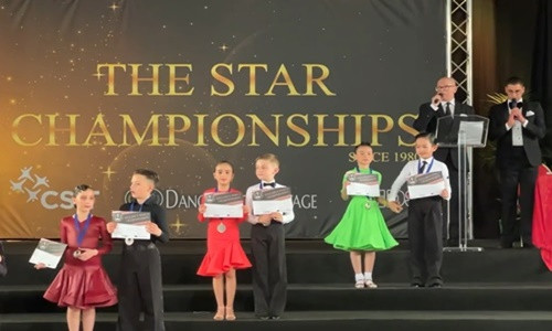 Khanh Thi khoe con trai 8 tuoi gianh giai thuong lon-Hinh-2