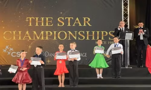 Khanh Thi khoe con trai 8 tuoi gianh giai thuong lon-Hinh-2