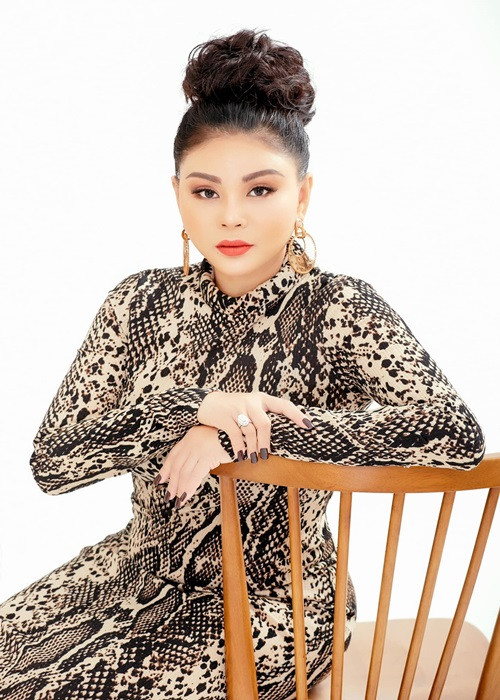 Nữ diễn viên chỉnh sửa nhan sắc khi gặp chuyện buồn, thấy xui nên sửa, không thể chịu được nếu bị chê xấu.