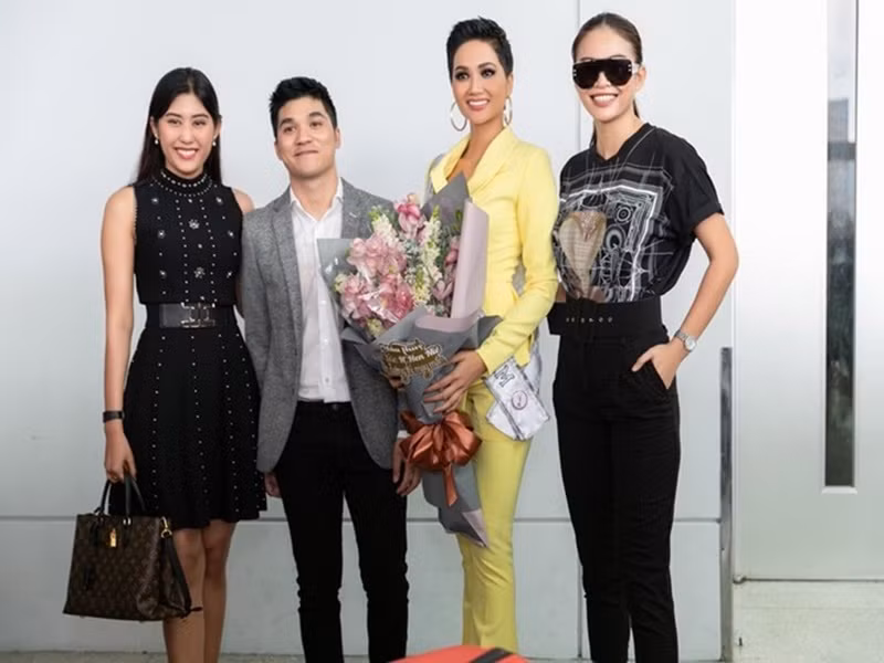 Bảo Hoàng từng đồng hành cùng H'hen Niê tại Hoa hậu Hoàn vũ Thế giới 2018, Khánh Vân tại Hoa hậu Hoàn vũ Thế giới 2020, Kim Duyên tại Hoa hậu Hoàn vũ Thế giới 2021.