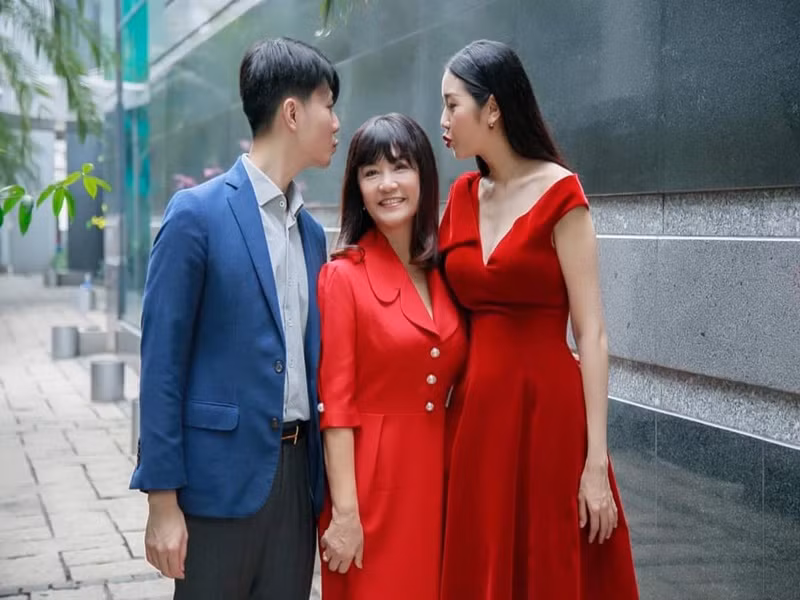 Nàng hậu không ít lần khoe mẹ chồng tâm lý vào bếp nấu ăn tẩm bổ khi cô đang mang thai con đầu lòng, hỗ trợ chăm sóc con.