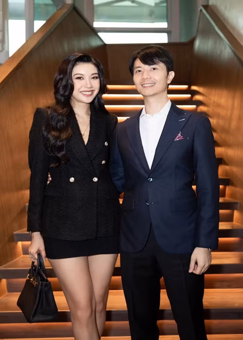 Nàng hậu và chồng doanh nhân thường xuyên sánh đôi tại các sự kiện.