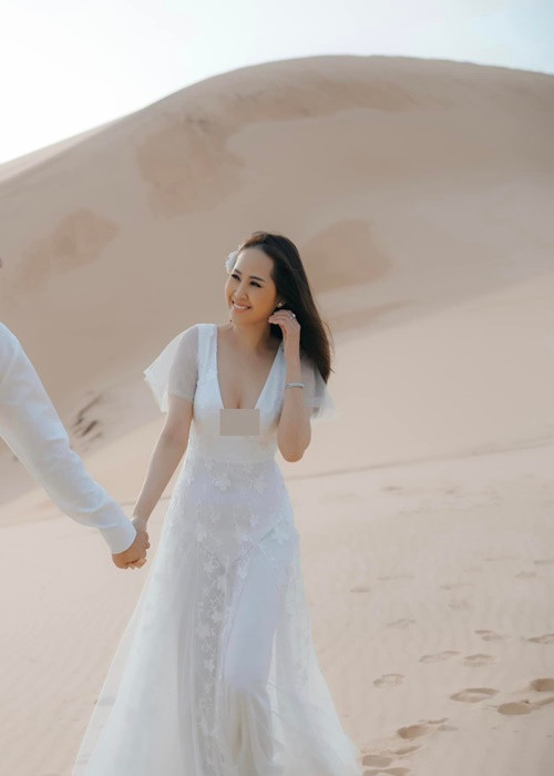 Minh Thư nuôi con gái sau khi hôn nhân tan vỡ.