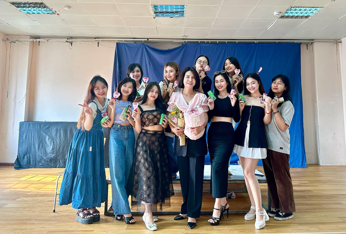 Nữ đạo diễn chào đón ngày 8/3 đầu tiên sau khi chuyển giới.