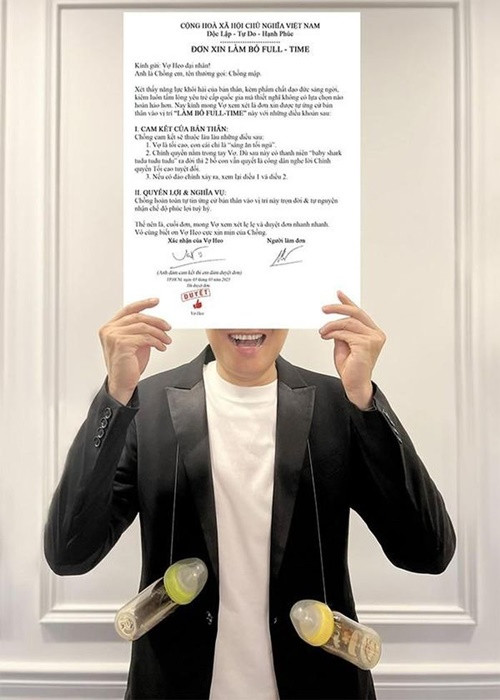 Khi công bố tin bầu bí, nữ ca sĩ đăng tải hình ảnh hài hước của ông xã kèm tờ đơn xin làm bố.