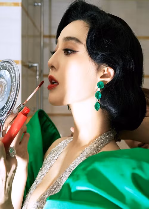 Nữ diễn viên 42 tuổi đã phải nộp một khoản tiền lên đến 883 triệu nhân dân tệ (khoảng 3.000 tỷ đồng). Ngoài ra, cô còn bị phong sát. Ảnh: Instagram