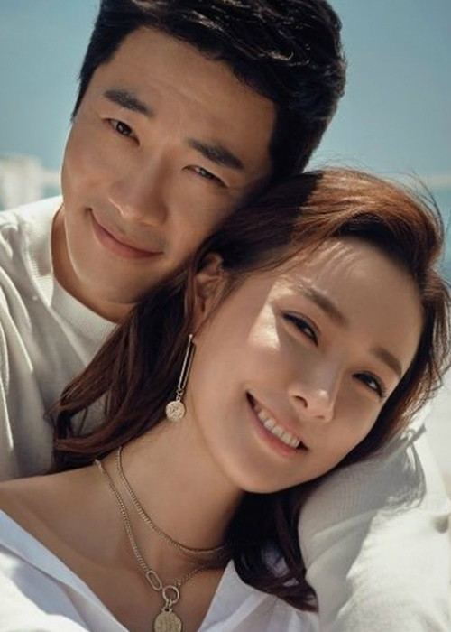 Trong một lần xuất hiện trên chương trình "Happy together, Kwon Sang Woo tiết lộ, trái tim anh vẫn còn rung động mỗi lần nhìn thấy bà xã Son Tae Young. Ảnh: Zing