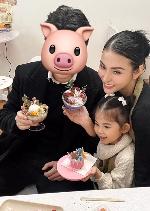 Trong cuộc phỏng vấn với Dân Việt năm 2022, Mai Hồ cho biết, chồng là người tâm lý và hiểu chuyện nên luôn tôn trọng ủng hộ cô.