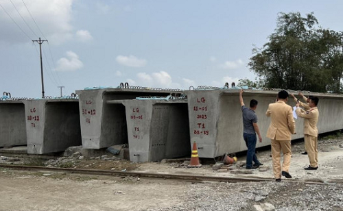 Vụ xe đầu kéo chở dầm quá khổ: Xử phạt hơn 369 triệu đồng Vu xe dau keo cho dam qua kho: Xu phat hon 369 trieu dong