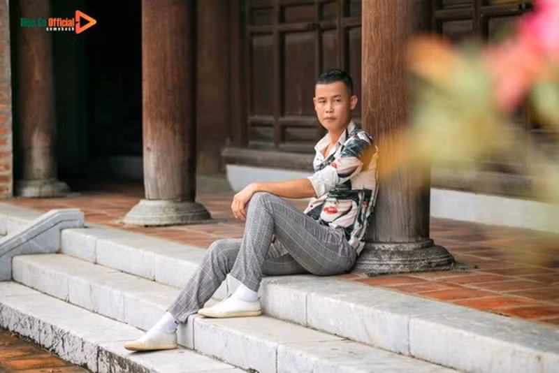 Thế nhưng, cuộc hôn nhân thứ hai của Hiệp Gà cũng ngắn chẳng tày gang bởi một năm sau đám cưới, hai người ly hôn. Sau những mối tình không cập bến hạnh phúc, Hiệp Gà gặp và yêu Diệu Thúy. Ảnh: Lao động