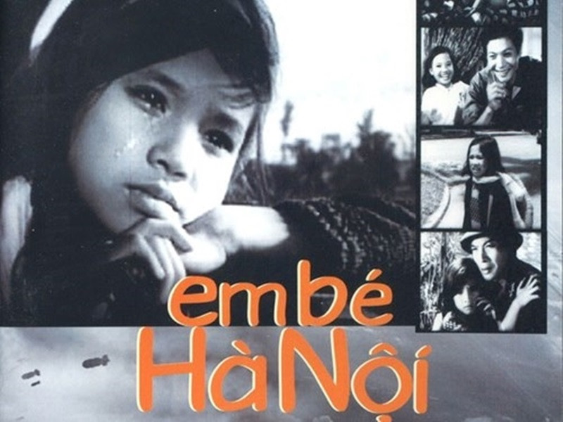 Ở thời hoàng kim, Hãng phim truyện Việt Nam ra mắt nhiều bộ phim được yêu thích. Một trong số đó là “ Em bé Hà Nội”, ra đời năm 1974. Nội dung phim kể về câu chuyện của em bé Ngọc Hà. Sau một trận ném bom ác liệt mùa đông năm 1972, Ngọc Hà thất lạc gia đình. Ngọc Hà đi tìm bố mẹ, em gái giữa khung cảnh đổ nát, hoang tàn của Hà Nội. Ảnh: Phụ nữ TP HCM