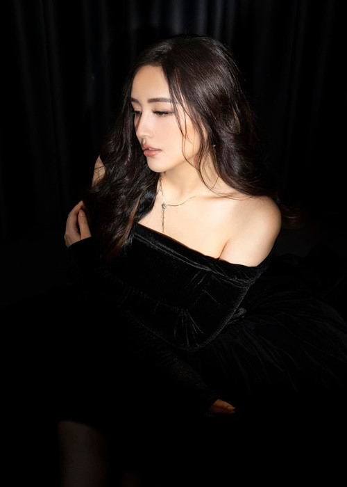 Ở tuổi 35, Mai Phương Thúy có tất cả, chỉ thiếu một tấm chồng. Ảnh: FBNV