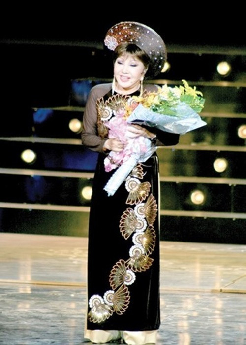 Người chồng thứ hai của Hồng Nga không có trách nhiệm với vợ con. Còn người chồng thứ 3 của bà lại là “ma men”. Ảnh: Sài Gòn giải phóng online