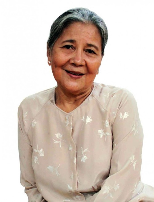 “Bà nội quốc dân” từng trải qua 2 lần thập tử nhất sinh. Bà kể trên Zing, năm 1970, sau chuyến sang Paris biểu diễn, bà vào chiến trường Đường 9 nam Lào. Thời tiết khắc nghiệt khiến nữ nghệ sĩ bị sốt rét. Bà được đưa ra Hà Nội chữa trị. Hơn một năm, bà mới hồi phục. Ảnh: Zing