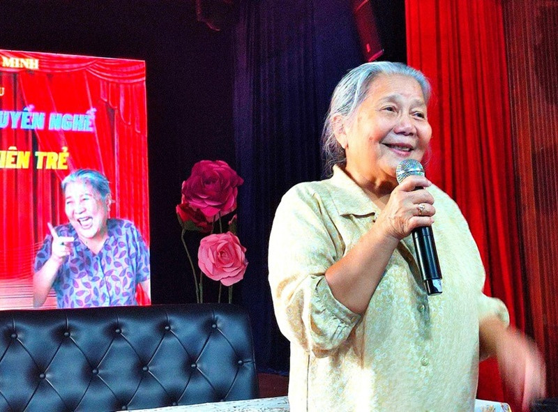 Trong cuộc phỏng vấn với Người lao động, nghệ sĩ Lê Thiện lần hiếm hoi chia sẻ về hôn nhân. Bà cho biết, vợ chồng bà gặp nhau trên đất Bắc. Ảnh: PLO