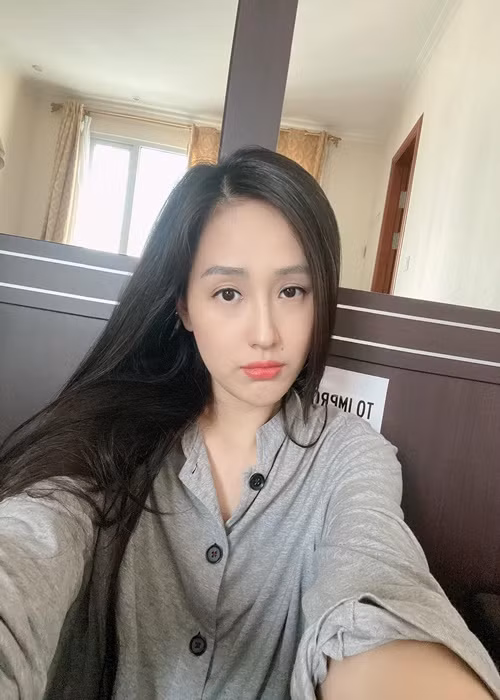 Vì lịch trình công việc bận rộn, Mai Phương Thúy không ít lần gặp vấn đề sức khỏe. Ảnh: FBNV