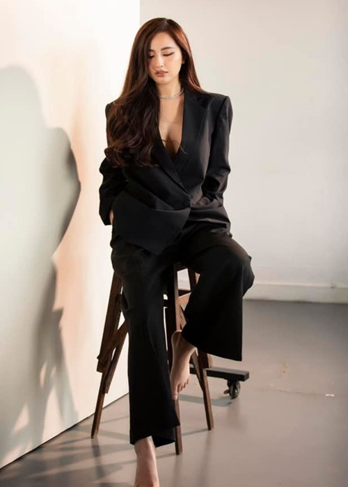  Mai Phương Thúy giàu có nhờ đầu tư kinh doanh. Tháng 8/2019, người đẹp công khai đầu tư 10 tỷ đồng để mua trái phiếu của F88. Ảnh: FBNV