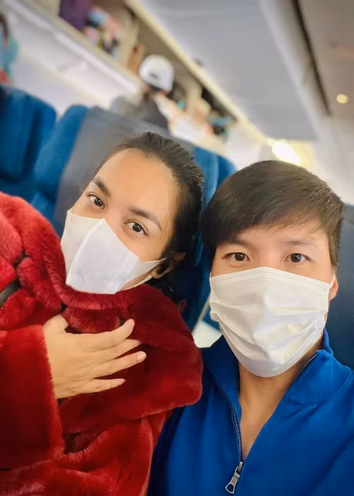 Đầu tháng 3/2023, Ngọc Mai cùng ông xã trở về nước. Cô tâm sự: "Mình về nhà thôi. Tạm biệt những yêu thương nơi đây. Những sân khấu sáng đèn, những anh chị em đồng nghiệp, những khán giả và những anh em bằng hữu luôn ghi tận đáy tim này. Xin biết ơn tất thảy”.