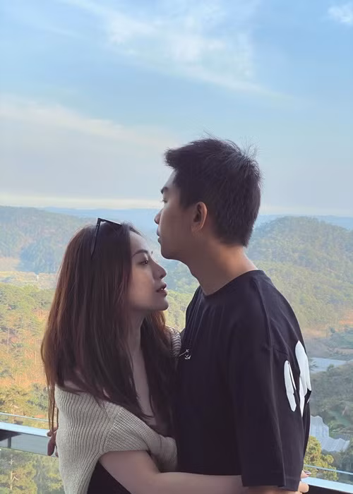 Cô học trò một thời của Ngô Thanh Vân và ông xã từng có nhiều chia sẻ thú vị về cuộc sống hôn nhân trong một chương trình.