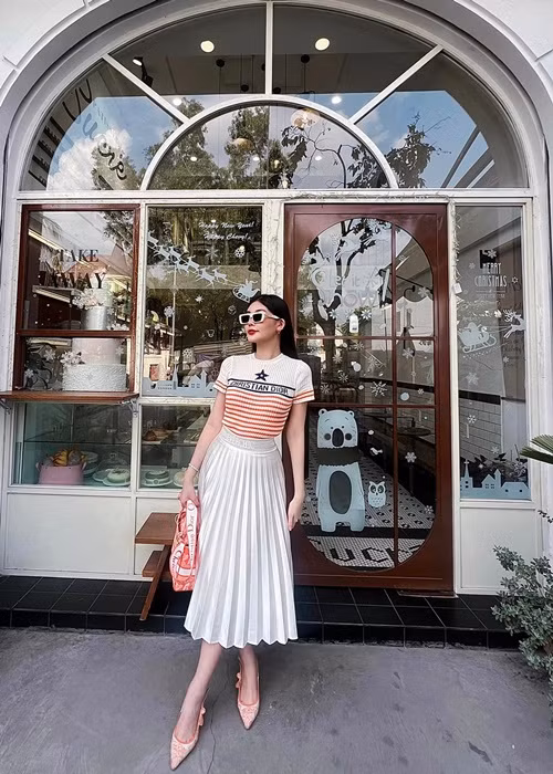 Nàng hậu có cuộc sống sang chảnh nhờ giỏi kiếm tiền.