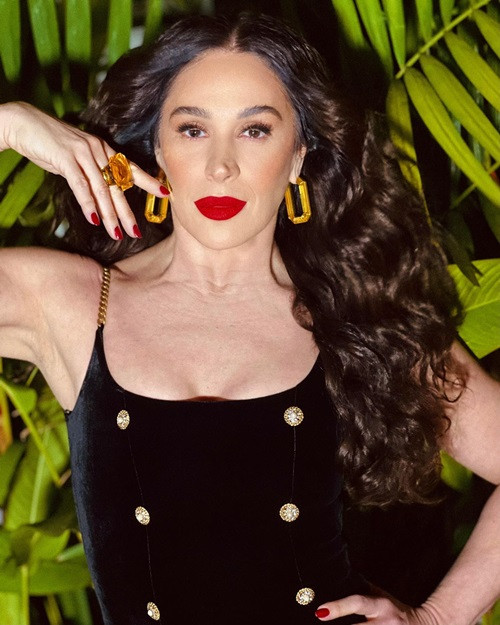 Chồng cũ của Claudia là nam diễn viên Edson Celulari.