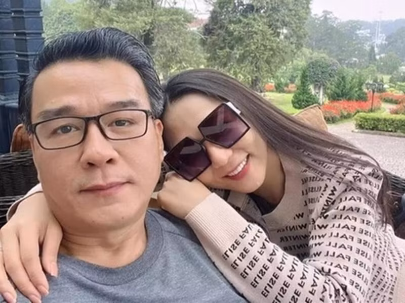 Chia sẻ về động thái khóa Facebook, “vua cá Koi Việt Nam” cho biết, anh đóng trang cá nhân 10 ngày trước do bị kẻ gian ăn cắp thông tin và đăng tải vớ vẩn. Trong khi Thắng Ngô lên tiếng về tin đồn hôn nhân, Hà Thanh Xuân lại giữ im lặng và có một số động thái gây chú ý trên mạng xã hội. Ảnh: Tiền Phong