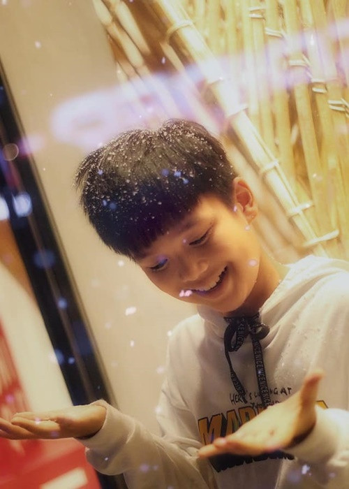 Khi tham gia Hãy nghe tôi hát nhí 2022, diễn viên nhí phim "Đất rừng phương Nam" xếp hạng đồng khuyến khích. Ảnh: FBNV