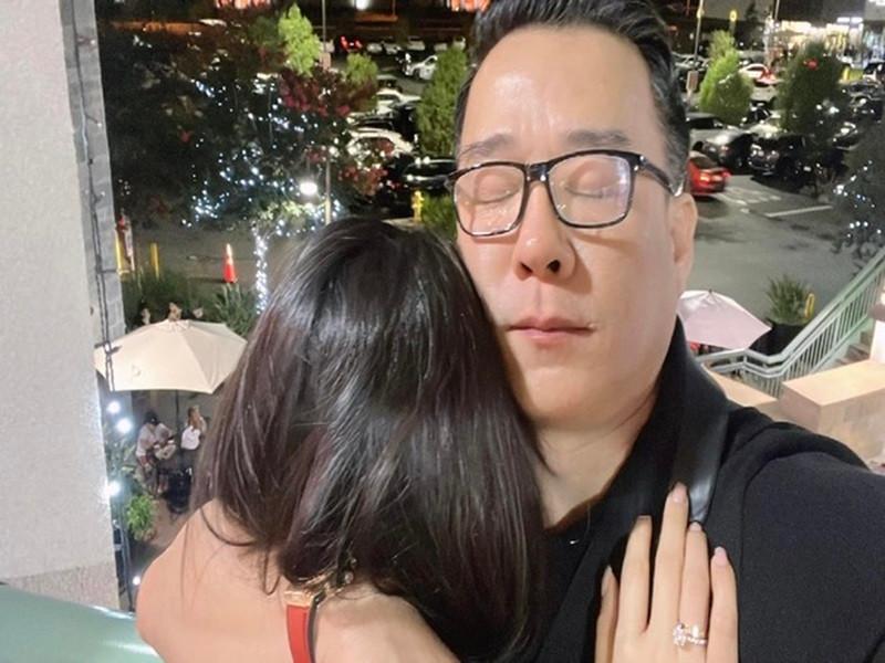 Thắng Ngô chia sẻ trên Tiền Phong về tin đồn tình cảm: “Hiện tại vợ chồng tôi chỉ quan tâm đến công việc kinh doanh, chúng tôi không có gì để nói về đời sống riêng tư. Rất cảm ơn mọi người đã quan tâm”. Ảnh: FBNV