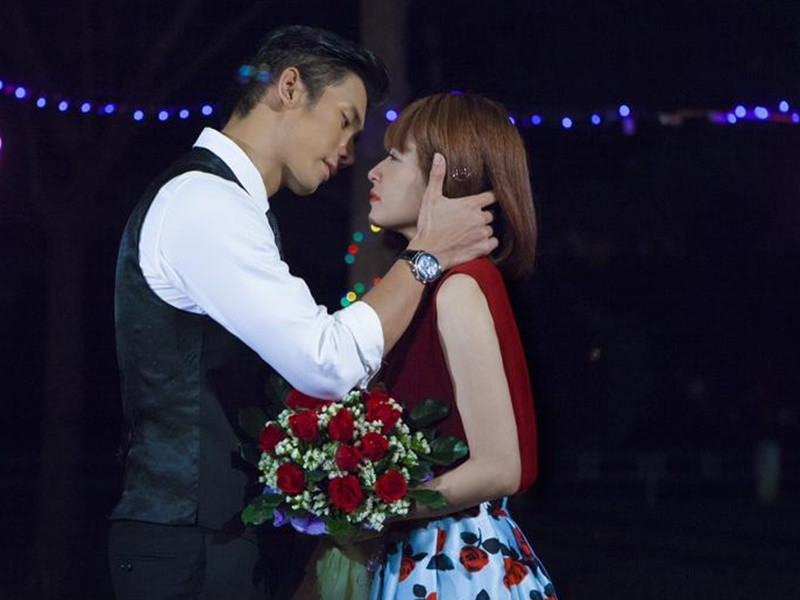 Chi Pu là cái tên quá quen thuộc với khán giả. Từ hot girl, cô lấn sân đóng phim, ca hát, làm MC. Ảnh: FBNV