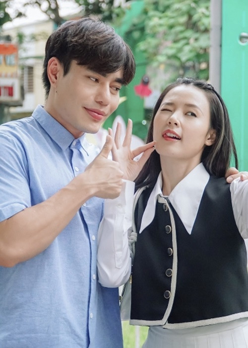 Nữ diễn viên phim "Khi ta hai lăm" thú nhận, cô chưa bao giờ nghĩ sẽ đóng cảnh ngôn tình với Lê Dương Bảo Lâm. Ảnh: Dân Việt