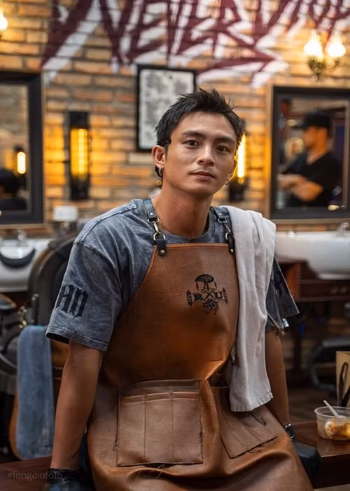 Lãnh Thanh sinh năm 1993, sở hữu gương mặt điển trai, thân hình săn chắc. Anh từng đóng phim điện ảnh "Chị chị em em", "Chàng dâng cá nàng ăn hoa", "Tháng năm rực rỡ". Ảnh: Thế giới điện ảnh