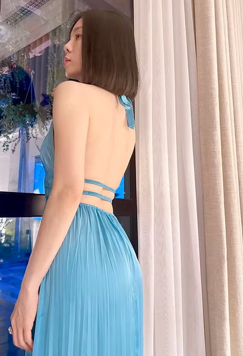 Sắc vóc của Lệ Quyên ngày càng thon thả, gợi cảm. Ảnh: FBNV