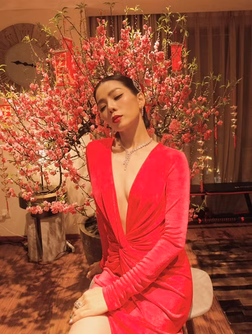 Lệ Quyên chia sẻ, cô hài lòng với nhan sắc hiện tại nên không chỉnh sửa. Ảnh: FBNV