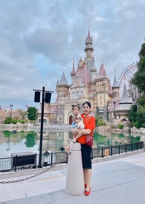  Con trai riêng của Thanh Ngoan đã lập gia đình. Cô cho biết, bản thân coi con dâu như con gái nên có người nói cô chiều con dâu. Ảnh: VTV