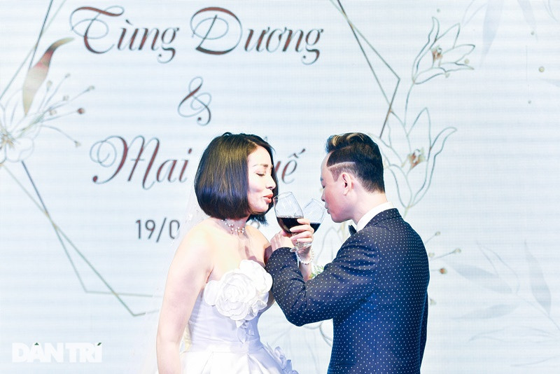 Nam diễn viên nói vấp nhiều lần do hồi hộp. Ảnh: Dân Trí