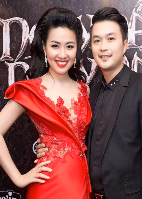 Khi đến với nhau, Lê Khánh và Tuấn Khải gần như không có gì trong tay. Trong một lần đi diễn kịch về, cả hai hết tiền, phải ăn chung một tô mì hủ tiếu gõ. Ảnh: FBNV