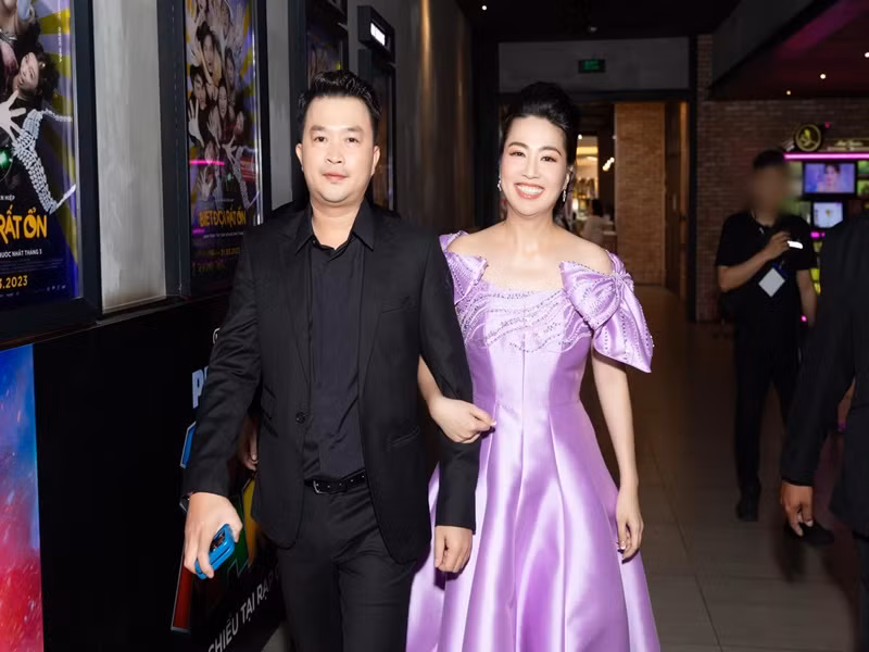 Lê Khánh cho biết, Tuấn Khải là người hy sinh, dành nhiều thời gian cho gia đình. Nếu không có chồng cũng như gia đình, cô sẽ không thể toàn tâm toàn ý cho công việc. Ảnh: FBNV