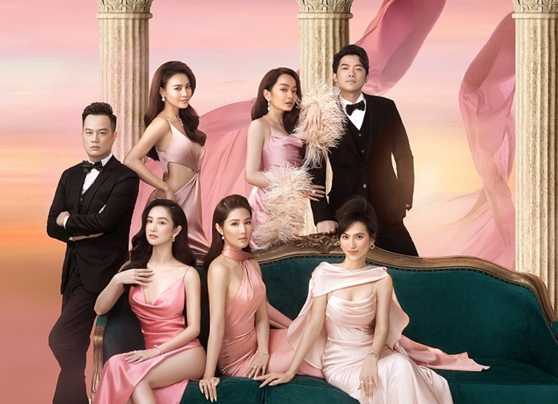 Đầu năm 2022, bộ đôi đạo diễn công bố dự án "Vũ trụ mỹ nhân". Trong dự án này, Ninh Dương Lan Ngọc kết hợp với Kaity Nguyễn ở phim điện ảnh “Cô gái từ quá khứ” đã ra mắt trong năm 2022. Ngoài ra, Lan Ngọc còn đóng chung với Diễm My, Jun Vũ và Phương Anh Đào ở dự án web series. Ảnh: Thế giới điện ảnh