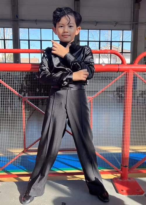 Cách đây không lâu, Khánh Thi đưa bé Kubi sang Italy đoàn tụ Phan Hiển trong chuyến tập huấn kéo dài gần hai tuần. Ảnh: FBNV