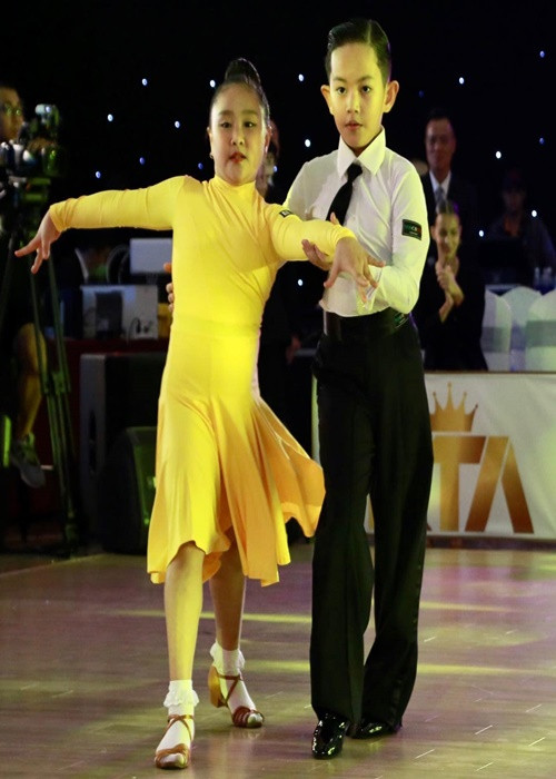 Bạn nhảy của bé Kubi trong vài năm qua có tên thân mật là Sâu. Ảnh: FBNV