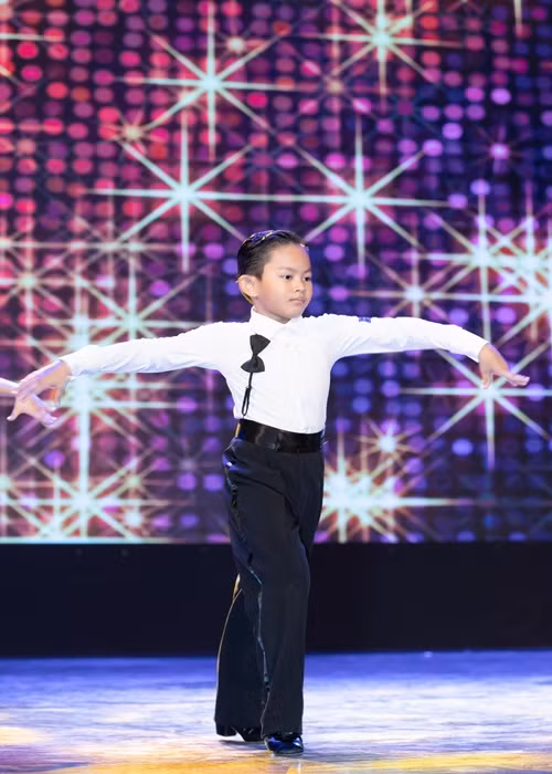 Sau khi Kubi 14 tuổi, vợ chồng Khánh Thi sẽ hướng nghiệp cho con. Ảnh: FBNV