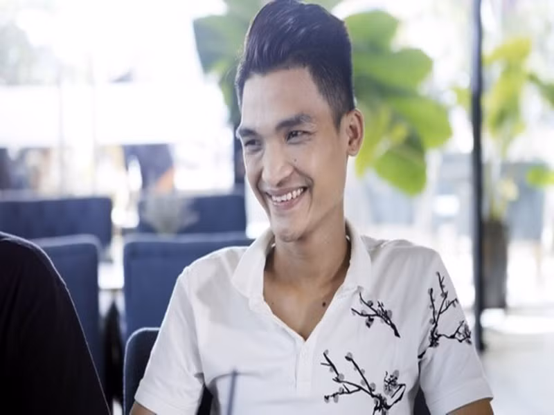 Mạc Văn Khoa từng bỏ nghề diễn xuất để đi chở gạch, phụ người anh làm vật liệu xây dựng. Ngoài ra, anh còn có định đi xuất khẩu lao động ở Đài Loan. Ảnh: Vietnamnet